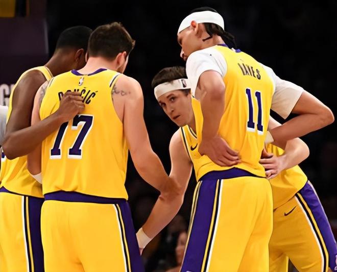 湖人加时险胜掘金夺回西部第三 快船爆冷不敌国