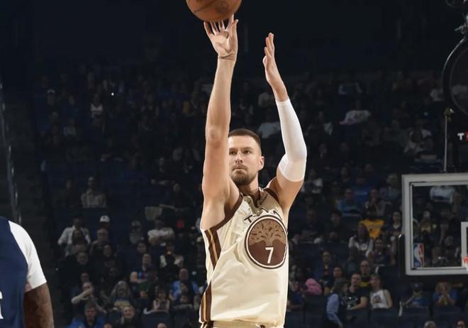 勇士力克奇才 波尔津吉斯三分神射引热议