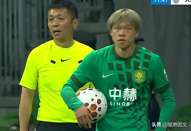 国安少打一人逆转大连3-0，上演戏剧性胜利